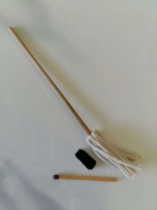 Miniature Dollhouse 1/12"  scale - mop and scrubbing brush